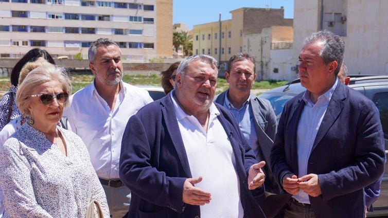 Espadas insta a la Junta a licitar las obras de los IES de Las Marinas y Las Salinas de Roquetas de Mar