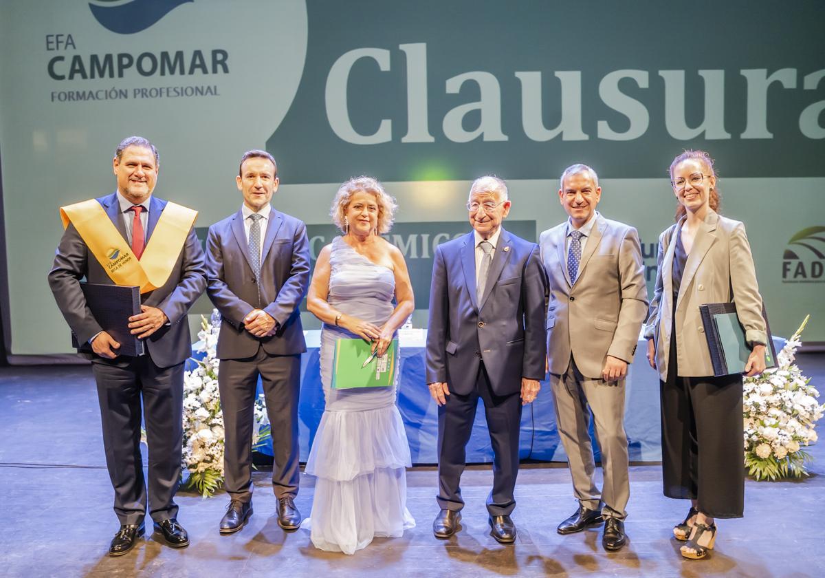 Premiados en la clausura del curso de la escuela Efa Campomar.