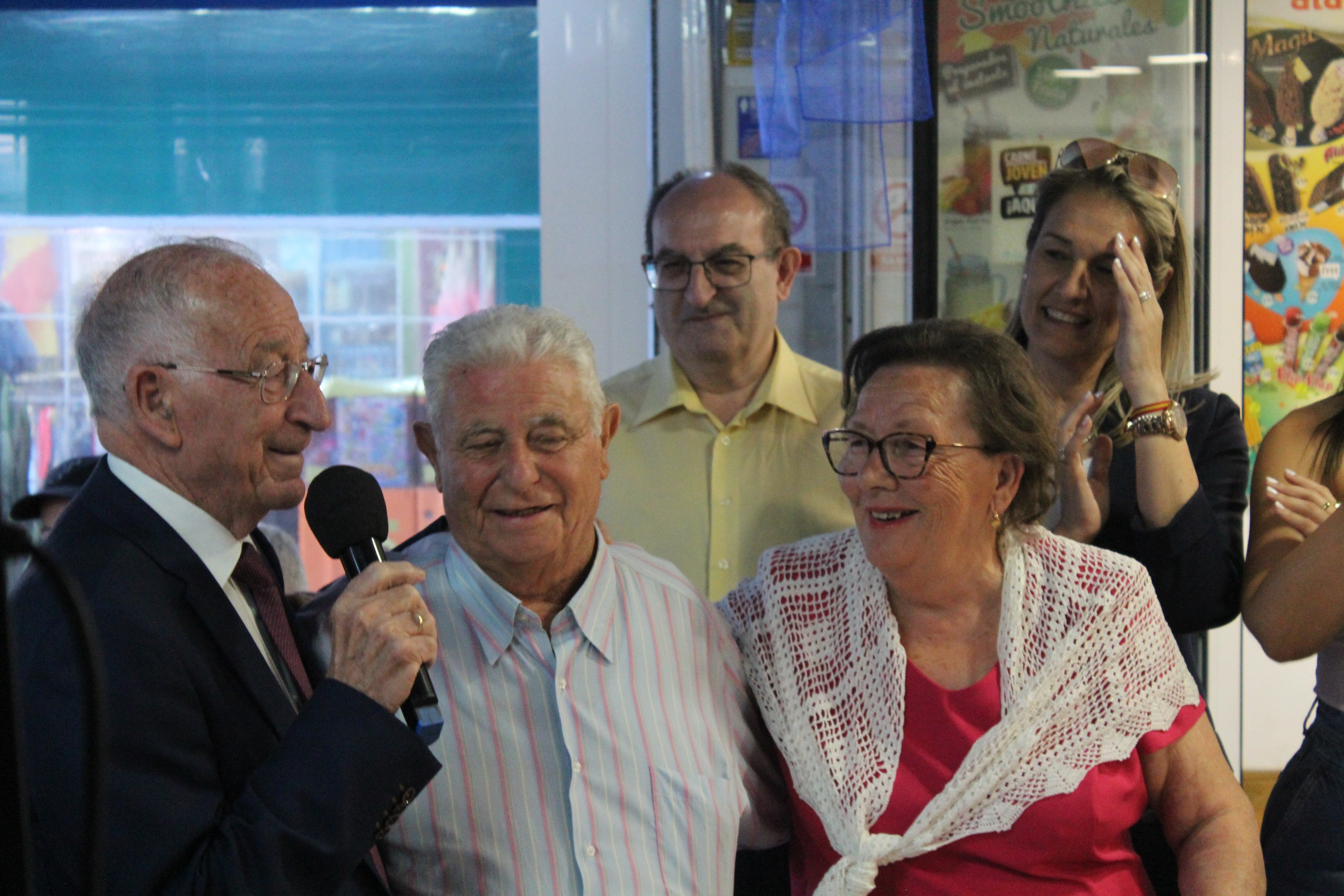 Así fue la celebración del 50 aniversario de la Heladería Alacant de Roquetas de Mar