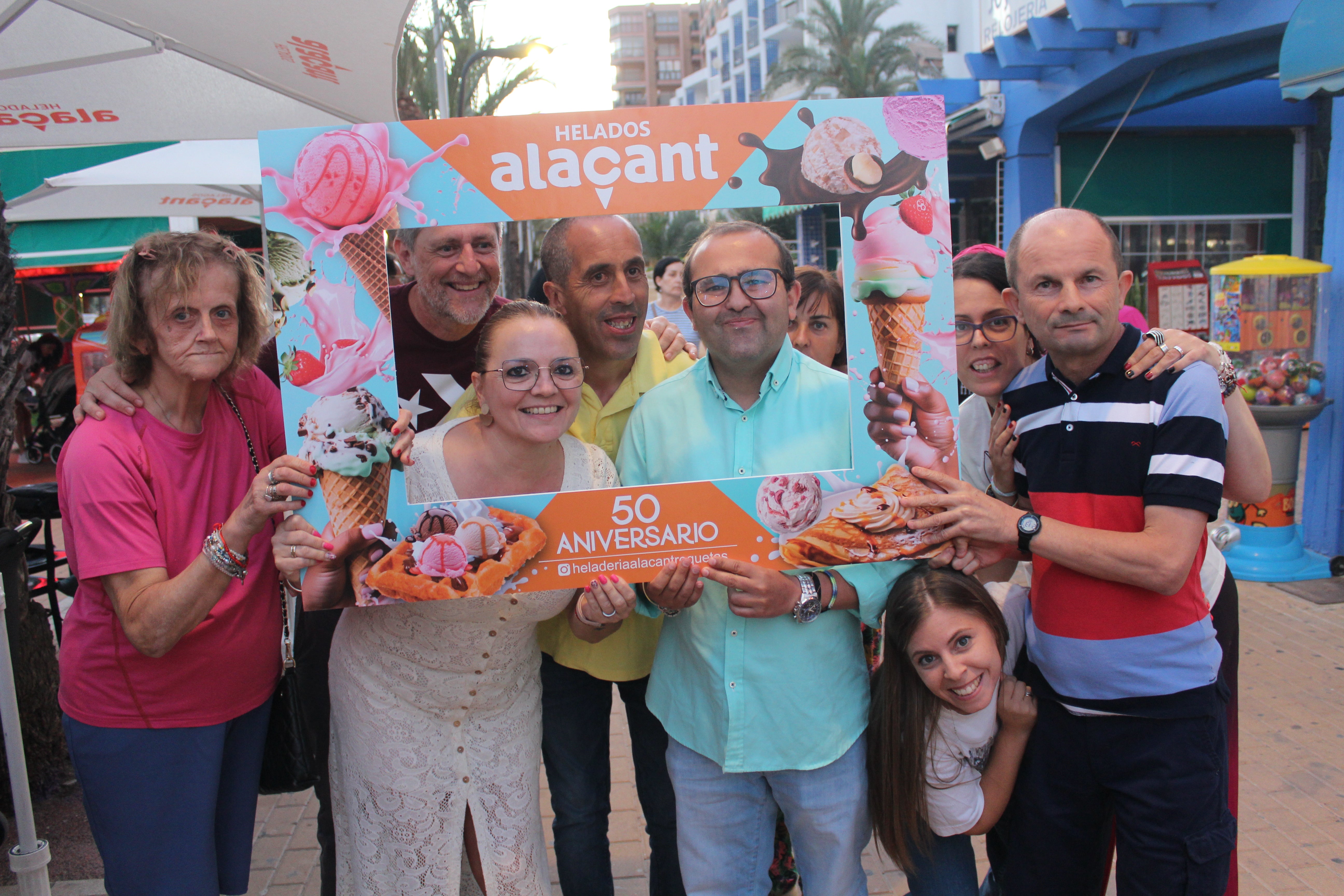 Así fue la celebración del 50 aniversario de la Heladería Alacant de Roquetas de Mar