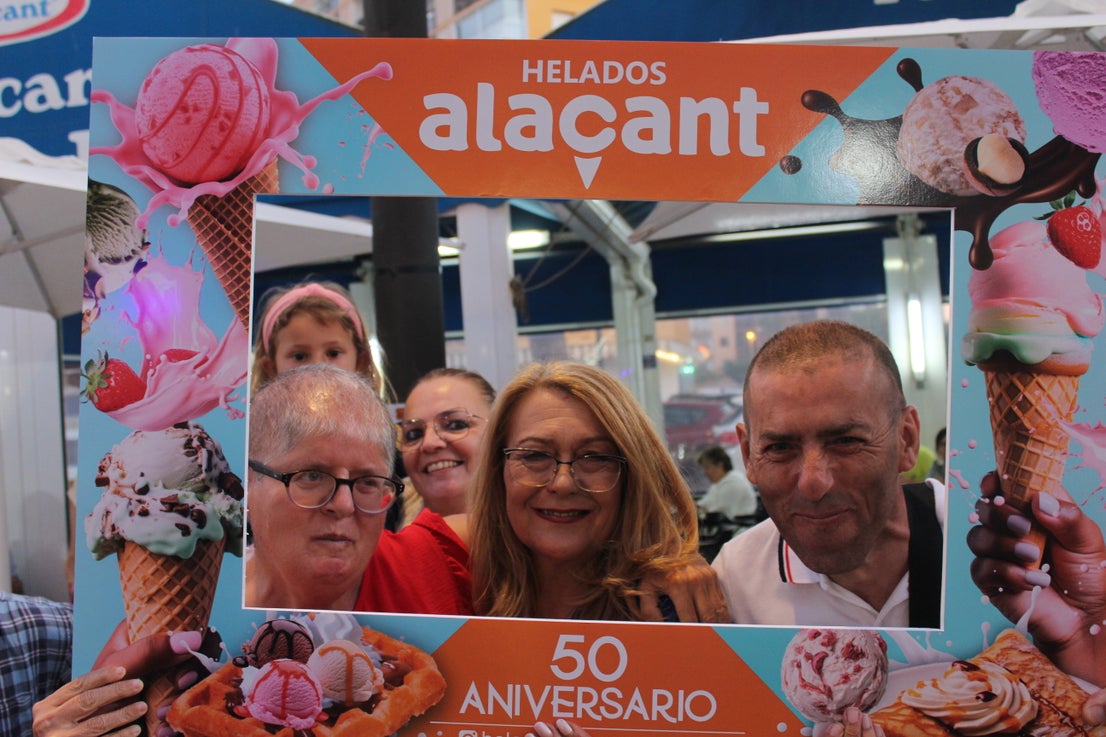Así fue la celebración del 50 aniversario de la Heladería Alacant de Roquetas de Mar