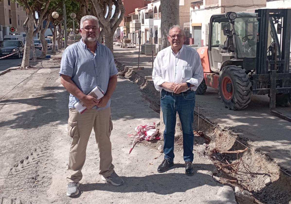 El área comercial de La Gangosa avanza en sus obras de mejora de accesibilidad municipal
