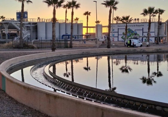 La oposición critica la subida del agua por ser «un aumento brutal» para los roqueteros