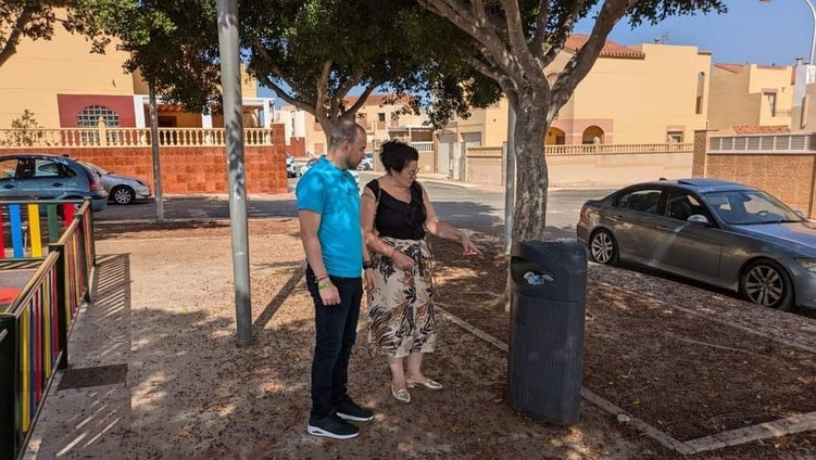 Vox Roquetas critica el «estado lamentable» de un parque infantil de la localidad