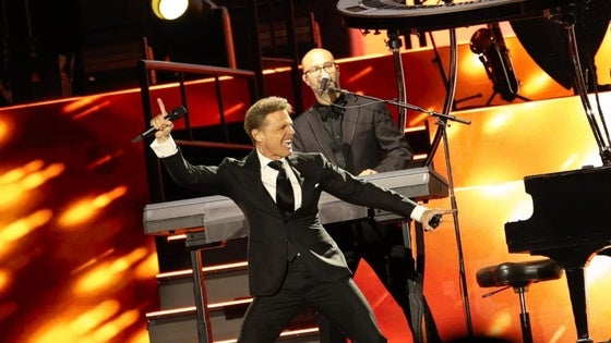 Piden explicaciones por el «excesivo» coste del concierto de Luis Miguel en Roquetas