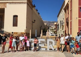 Una foto familiar de la visita.