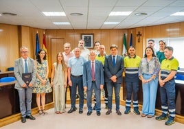Foto de familia en el Ayuntamiento de Roquetas.