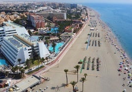 Una de las panorámicas de la localidad de Roquetas de Mar durante la etapa estival.