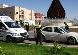 Varios agentes de Policía Local estaban en un control en una rotonda del municipio.