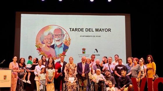 Una gala para rendir homenaje al usuario de mayor edad y a las cuidadadoras jubiladas