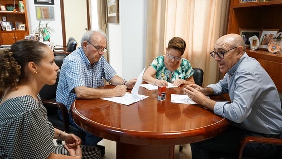 Vícar colabora con una asociación para mejorar la inserción laboral de jóvenes