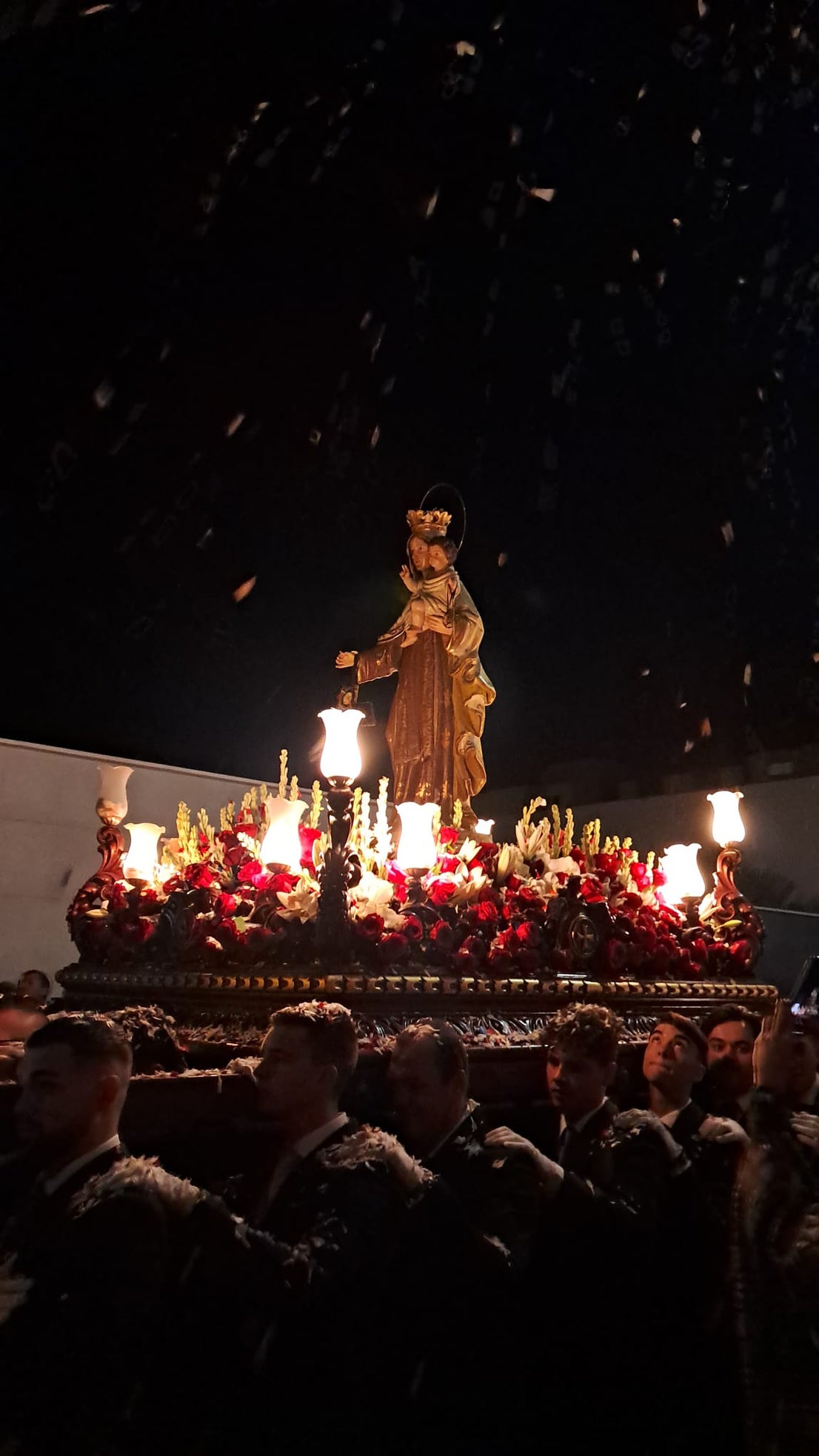 La Virgen del Carmen recorre La Gangosa por el 25º aniversario