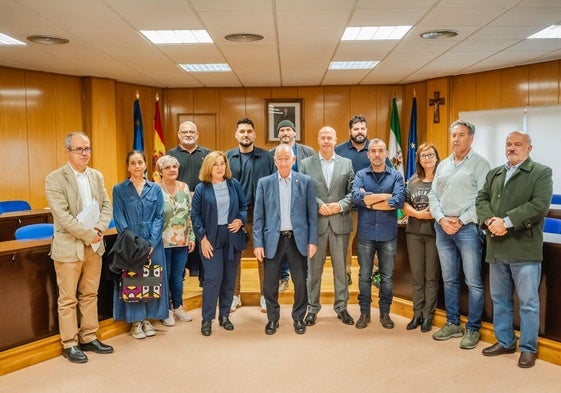 Algunos de los comerciantes que se harán cargo de los puestos.