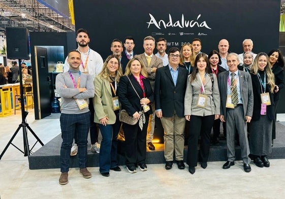 Foto grupal en la Feria de Turismo de Londres