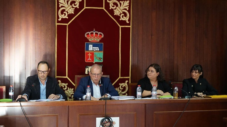 El Pleno de Vícar aprobó la solicitud del acondicionamiento de la carretera del sector III