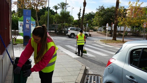 Más de 50 personas encuentran trabajo en Vícar gracias a una iniciativa