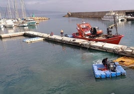 La Junta invierte 2,5 millones en renovar los pantalanes y el foso del varadero de Roquetas de Mar