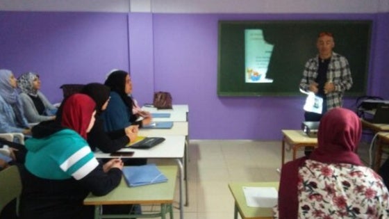 Cursos de español para Inmigrantes incorporan un nuevo grupo en Puebla de Vícar