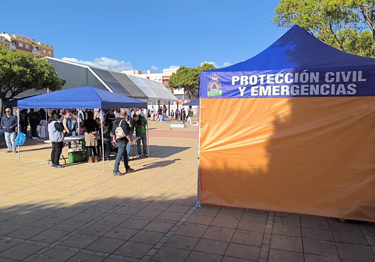 Protección Civil Vícar realiza un intenso despliegue por el 'Hip Hop Street'