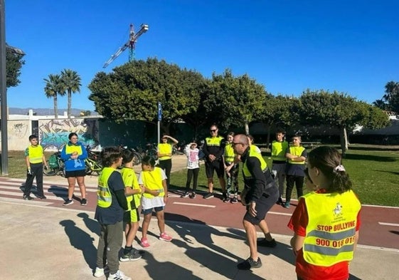 Alumnos en un curso en el municipio.