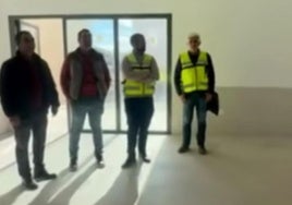 El alcalde visita las obras del Club de la Tercera Edad de La Mojonera.