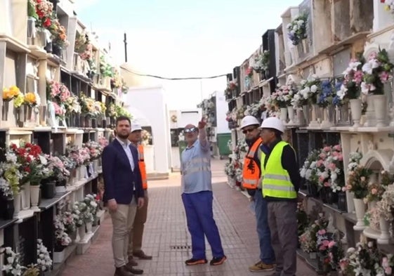 El concejal visita las obras.