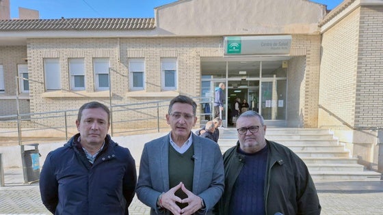 Piden estar «alerta» ante el posible cierre de centros de salud por el Hospital de Roquetas