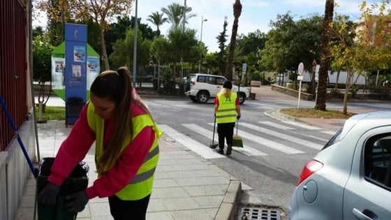 Vícar lanza cuatro ofertas de trabajos para el municipio