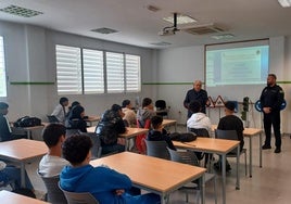 Una clase de Educación Vial en un centro del municipio.
