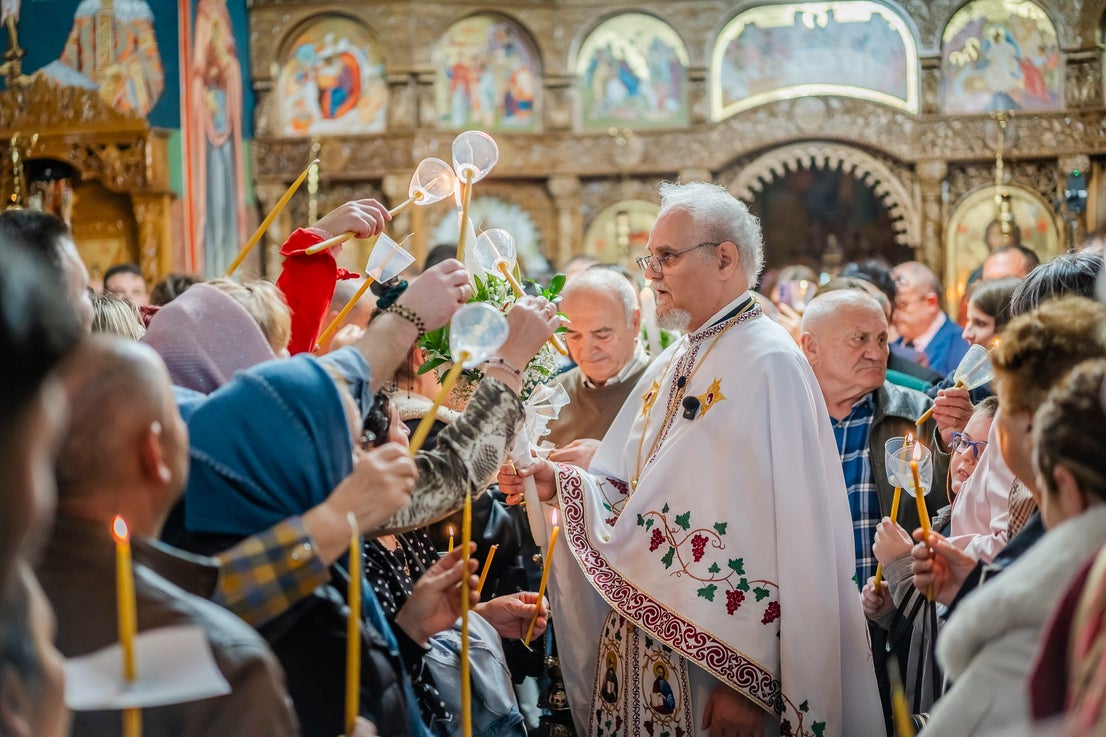 Una misa familiar para celebrar la Resurrección de Cristo