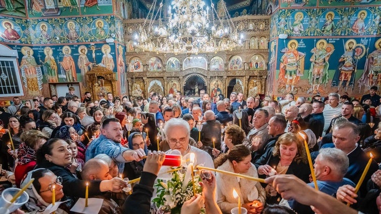 La Iglesia Ortodoxa Rumana celebra una misa especial por la Resurrección de Jesucristo
