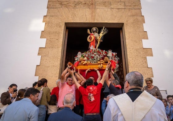 La salida de San Marcos de la parroquia roquetera.