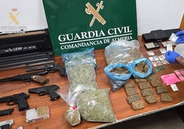 Armas, cartuchos y 700 plantas de marihuana: dos detenidos en las 200 Viviendas de Roquetas