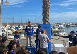 Ganadores de un campeonato realizado en el Club Náutico.