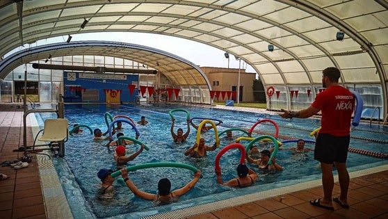 La piscina municipal de Vícar abre las inscripciones para los cursos de verano