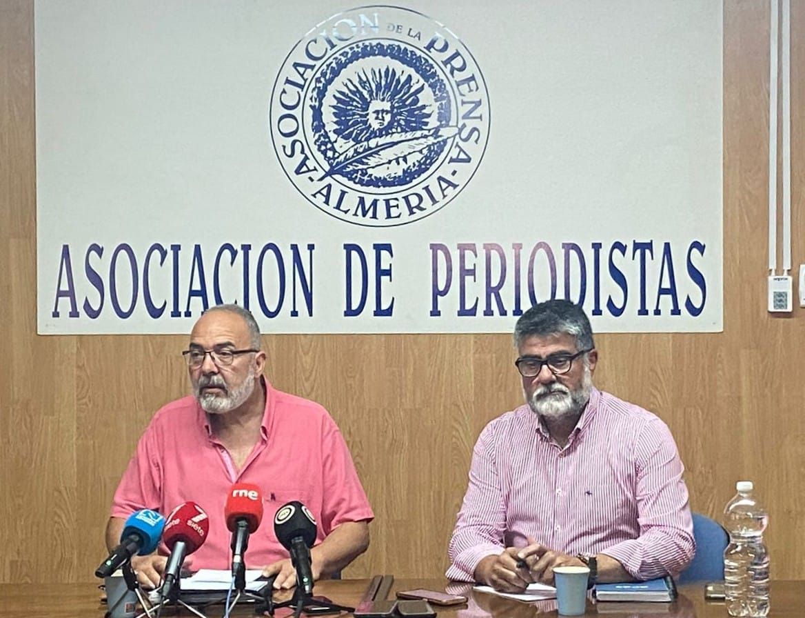 Los vecinos de las 53 viviendas de Aguadulce logran negociar con la Sareb pero alertan de más casos: «Esto se va a multiplicar»