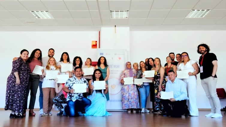 Una veintena de personas adquieren su certificado en Atención Sociosanitaria