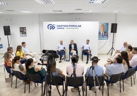 Javier Aureliano García afirma que el PP de Almería apoyará a Feijóo en el próximo Congreso Nacional para que llegue a Moncloa.