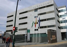 Condenado por ocupar una nave de la Sareb en Vícar para cultivar 1.300 plantas de marihuana