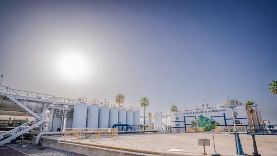 Roquetas se convierte en la primera ciudad de Europa en tener una depuradora con agua regenerada clase AA apta para regadío