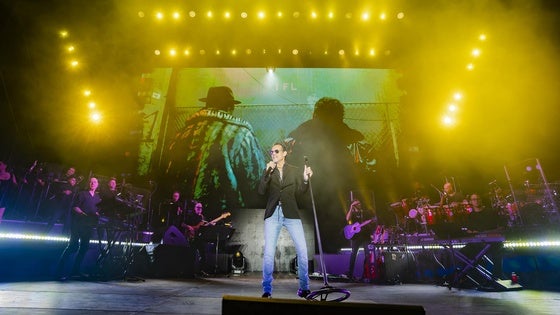 Marc Anthony pone a bailar a 7.000 personas en su concierto de Roquetas de Mar