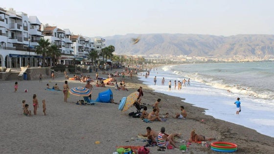 La Mojonera propone una 'multiactividad' en la Playa de La Romanilla