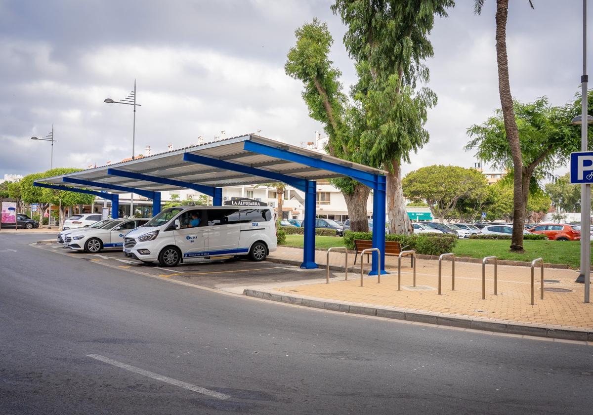 Una de las marquesinas renovadas en el municipio.