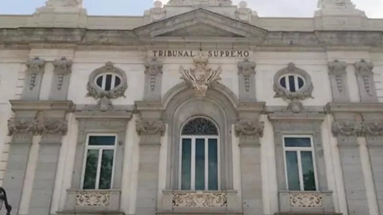 El Tribunal Supremo rechaza revisar la condena del profesor británico por abusos a una alumna menor de edad