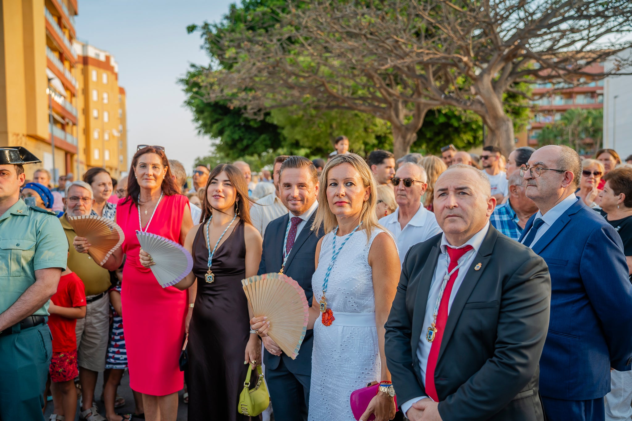 El Puerto de Roquetas revive su devoción con la procesión del Santísimo Cristo del Mar, en imágenes