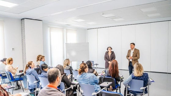 Roquetas impulsa el programa 'Cualifícate' con una inversión de más de 5,9 millones de euros