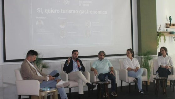 La Semana del Turismo empieza con rutas náuticas y conciencia marina en Roquetas