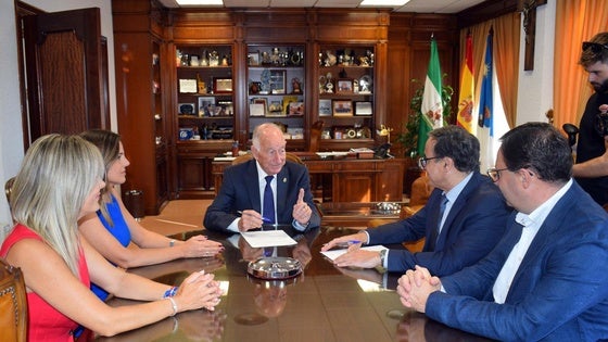 Roquetas renueva el convenio con la Universidad de Mayores