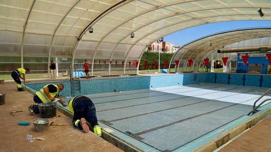 Finalizan las obras de la cubierta de la Piscina Municipal de Vícar