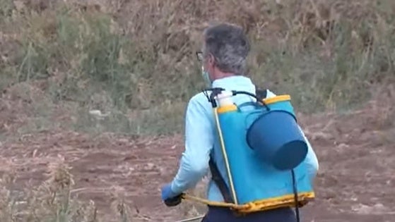 Roquetas refuerza la fumigación de mosquitos en zonas próximas al Acuario